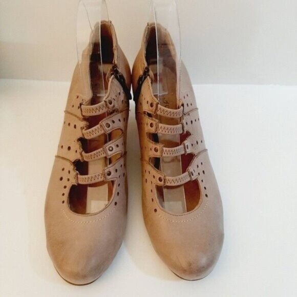 BLONDO Aquaprotect Strappy Mary Jane Cream Heels Sz 9 M - Picture 6 of 15